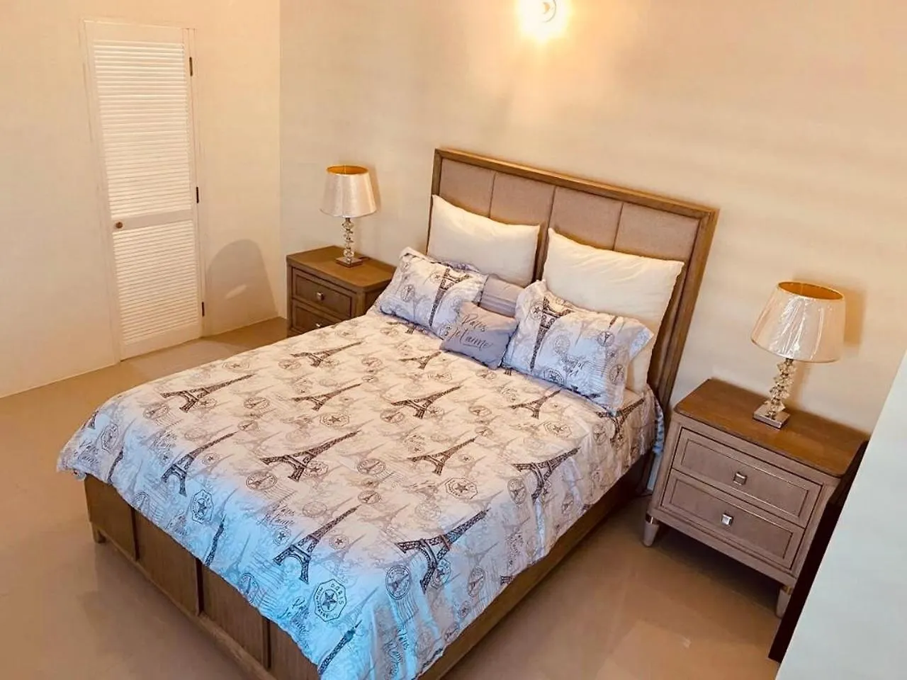 ヴィラ Florence Hall Jhadano 3Br Pool & Gym Shuttle Gatedヴィラ