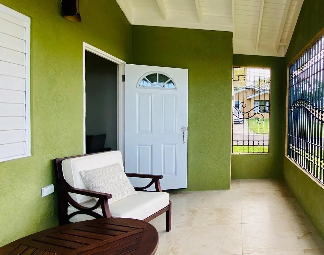 ヴィラ Florence Hall Jhadano 3Br Pool & Gym Shuttle Gatedヴィラ ジャマイカ