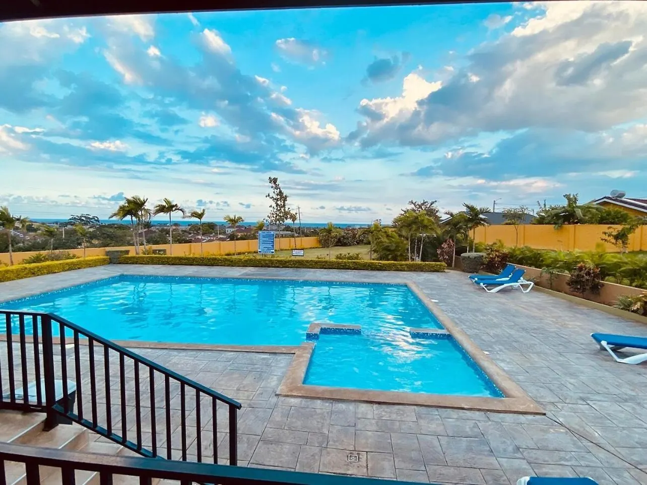Florence Hall Jhadano 3Br Pool & Gym Shuttle Gatedヴィラ ヴィラ